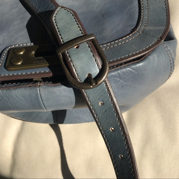 Vintage Re-Issue Flap Crossbody - Picture 4 of 9